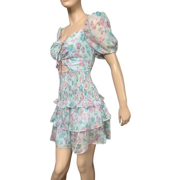 New ASTR Garland Floral Front Cutout Puff Sleeve Mini Dress in Mint Size M - Picture 10 of 16